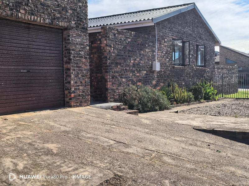 To Let 2 Bedroom Property for Rent in Heiderand Western Cape
